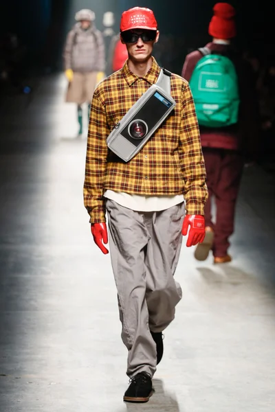Look 13